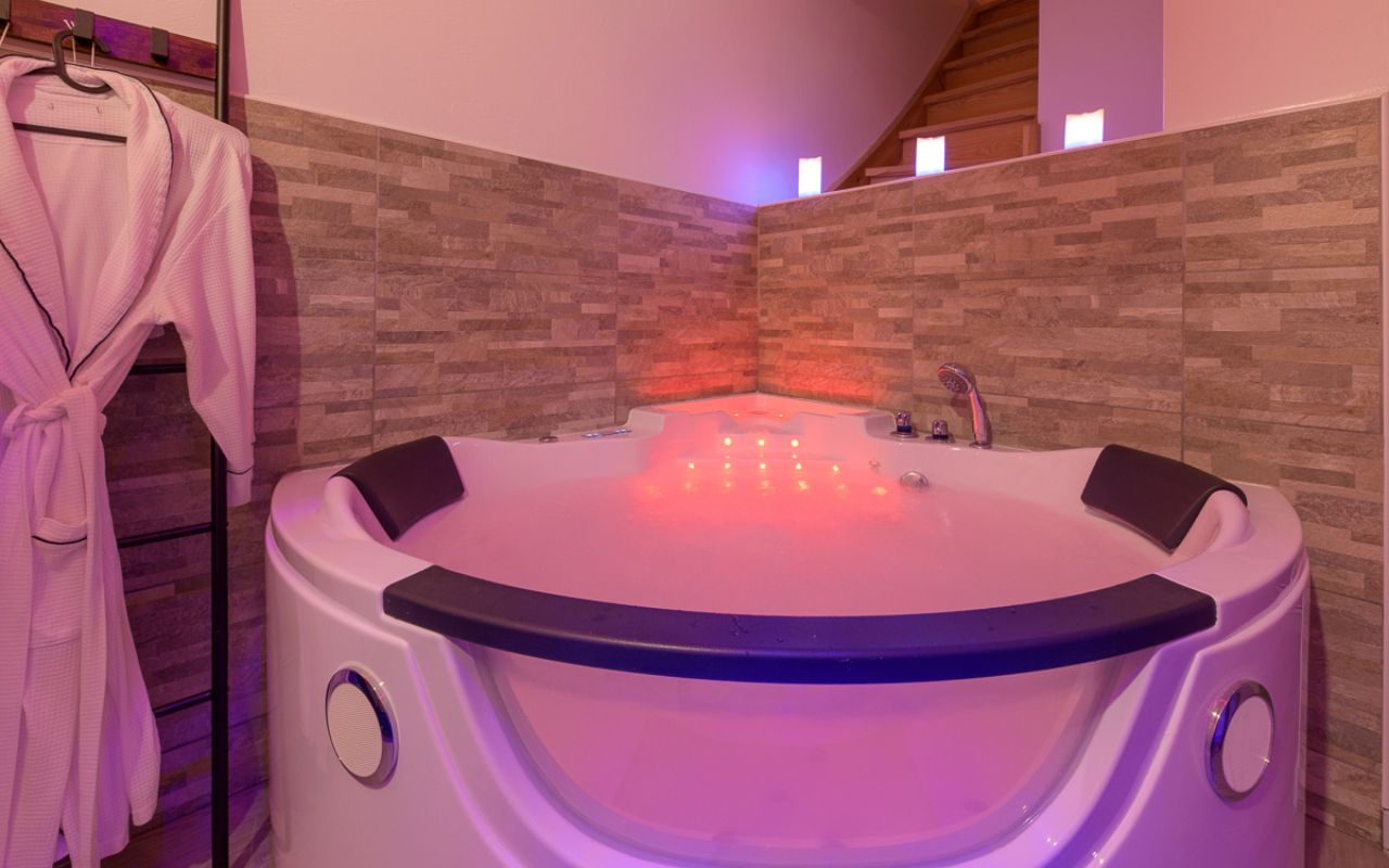 ♥ Love Room ♥ Suite Romantique Avec Spa Privatif - Les Nuits D'Anis