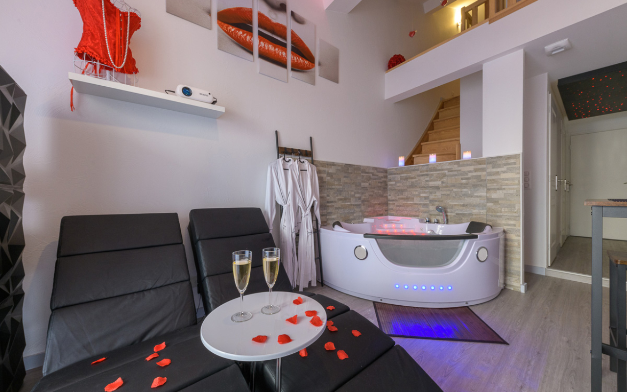 ♥ Love Room ♥ Suite Romantique Avec Spa Privatif - Les Nuits D'Anis